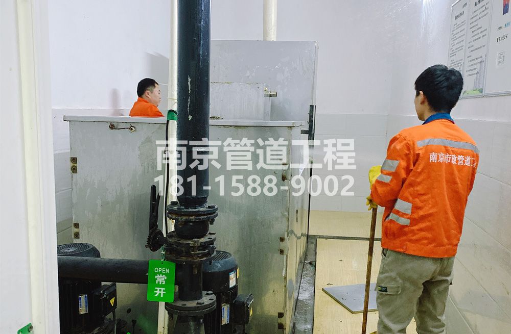302兆园隔油设备清洗